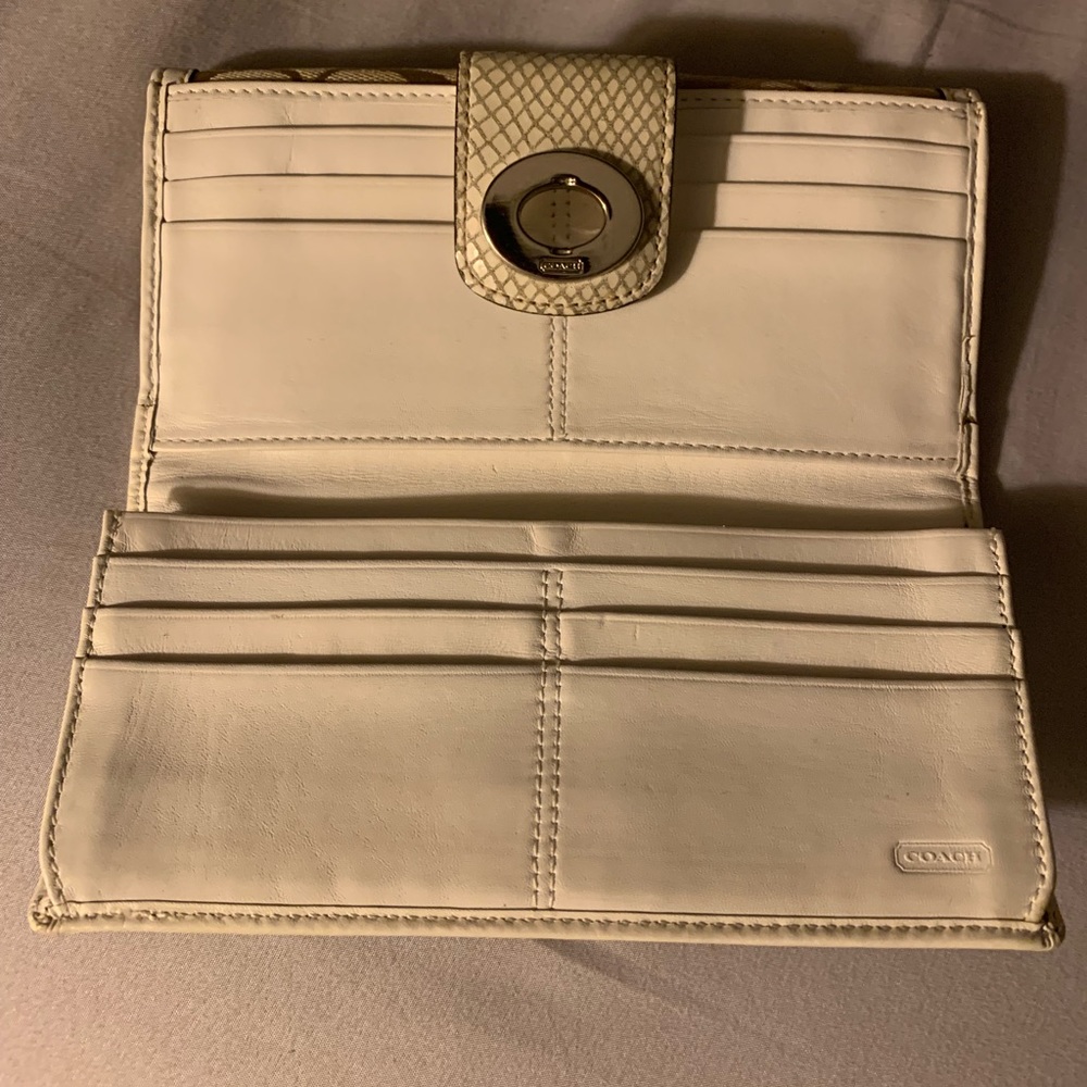 Authentic “Coach” Purse - Picture 9 of 12